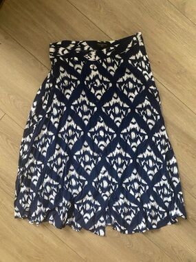 Talbots Navy and White Midi Skirt with Geometric Print